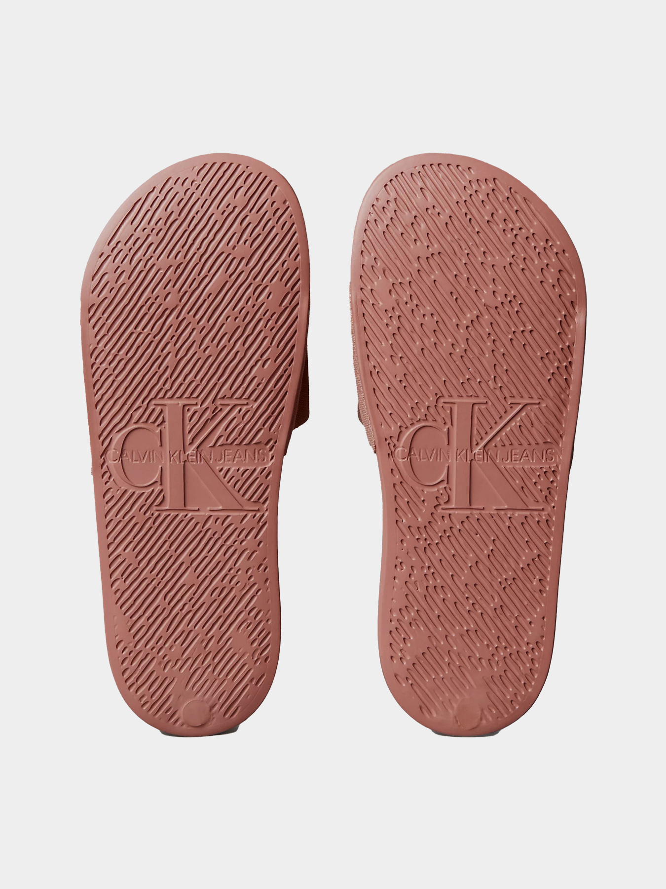 Шлепанцы Calvin Klein SLIDE MONOGRAM WN LOGO CK модель YW0YW01967-TZ6 Фото