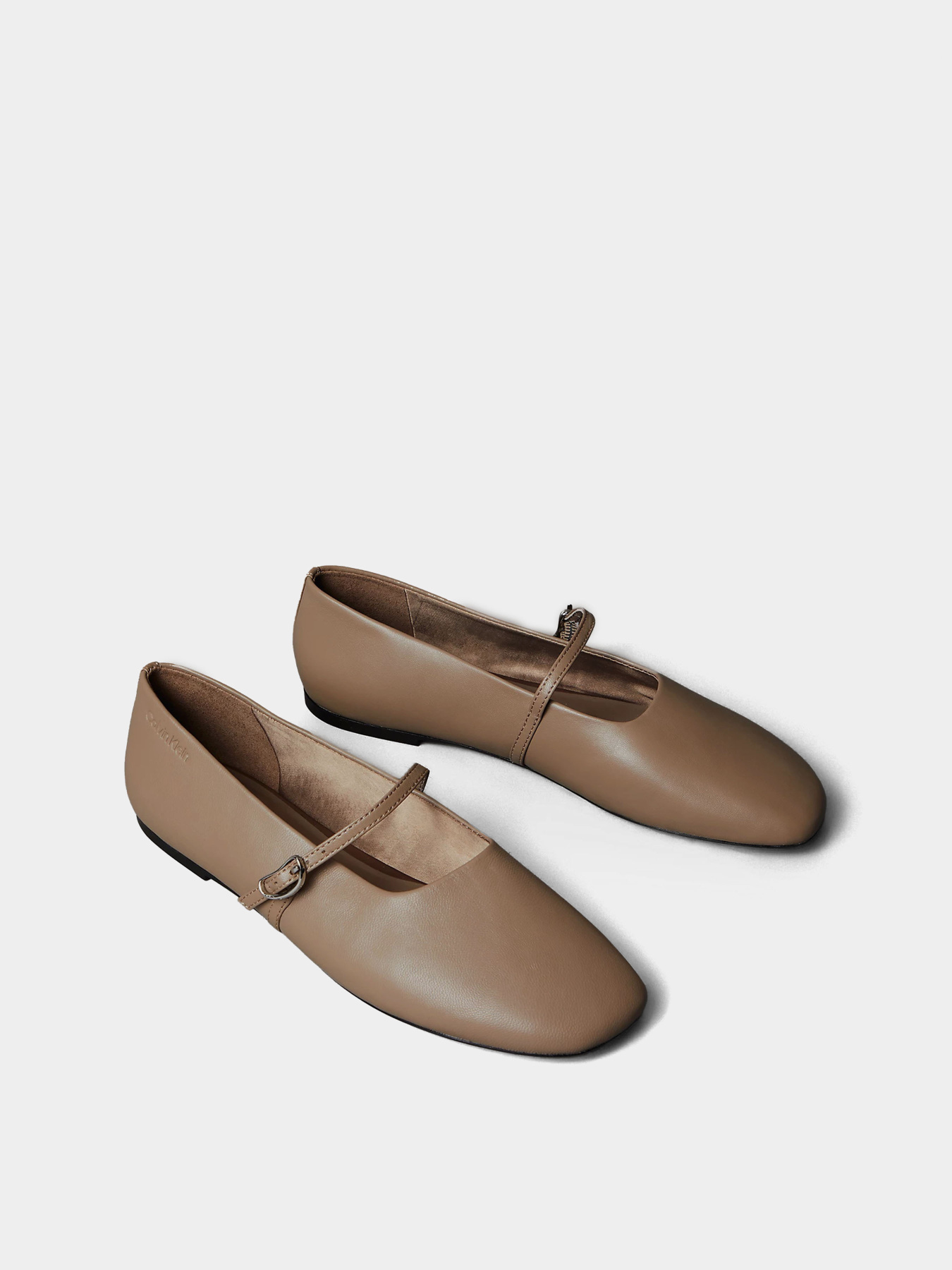 Балетки Calvin Klein OBLIQUE BALLERINA MJ LTH HDW модель HW0HW02847-PBO Фото