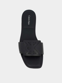 Шльопанці Calvin Klein SQUARE FLAT SANDAL EMBLEM модель HW0HW03128-0GJ Шльопанці Calvin Klein SQUARE FLAT SANDAL EMBLEM модель HW0HW03128-0GJ Фото