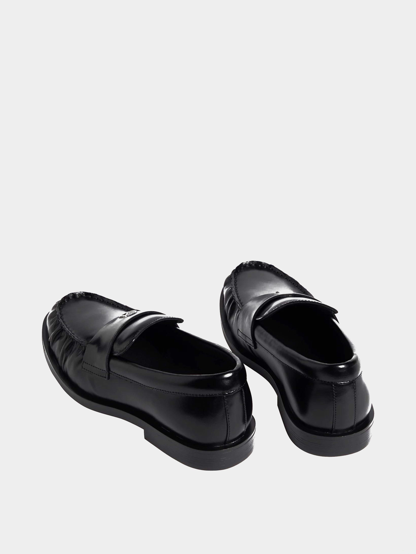 Лоферы Calvin Klein ROUND LOAFER LTH HDW модель HW0HW03031-0GJ Фото