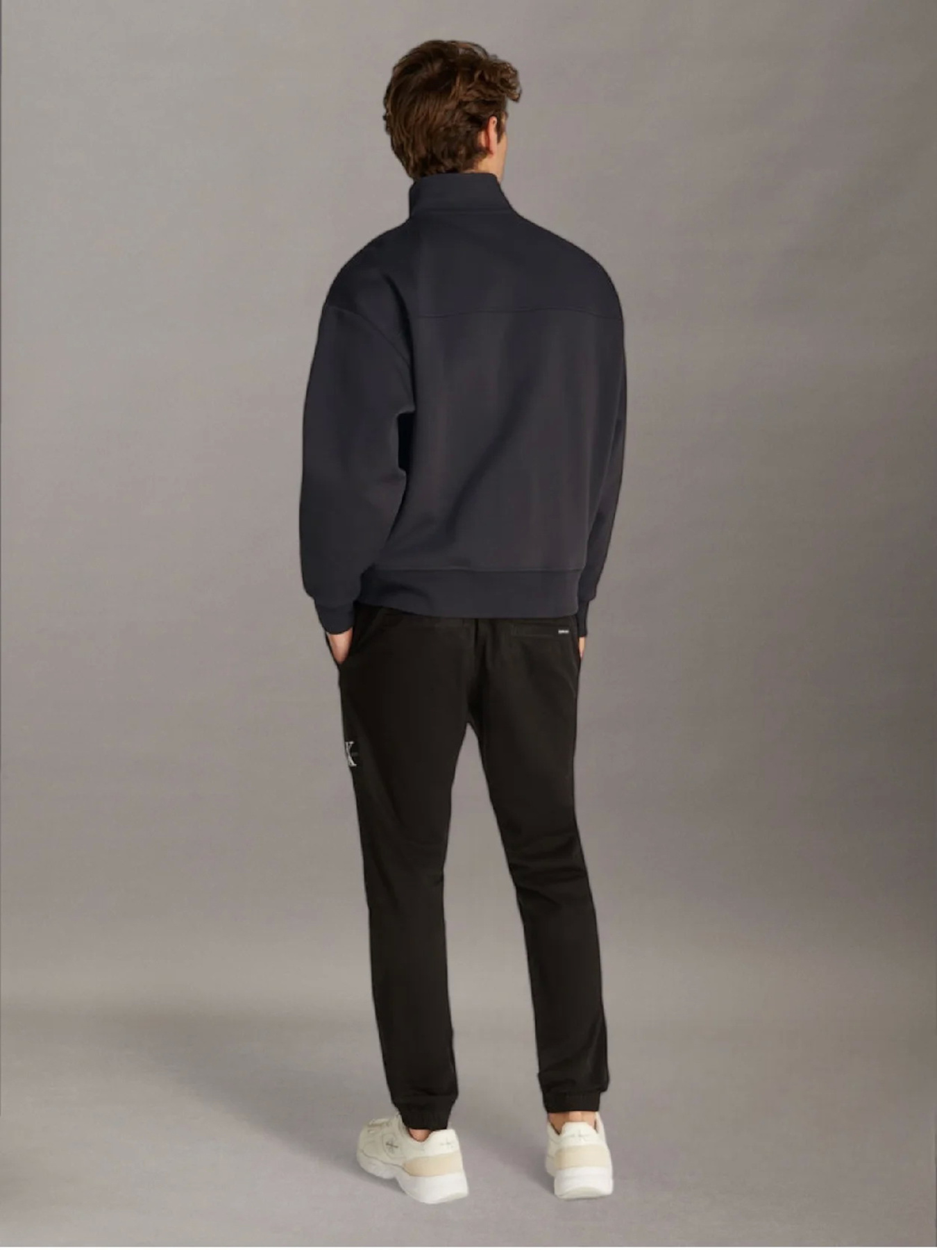 Свитшот Calvin Klein Jeans модель J30J327225-BA1 Фото