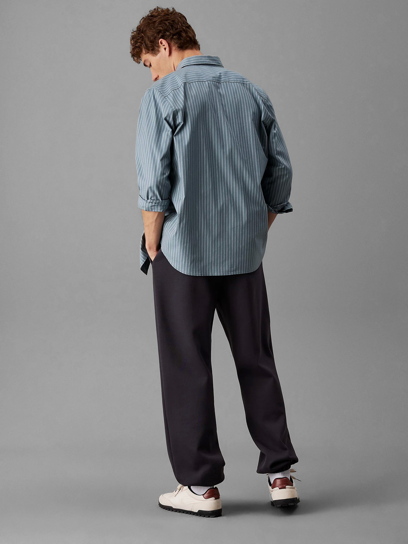 Джогери Calvin Klein Jeans модель J30J327241-BA1 Фото