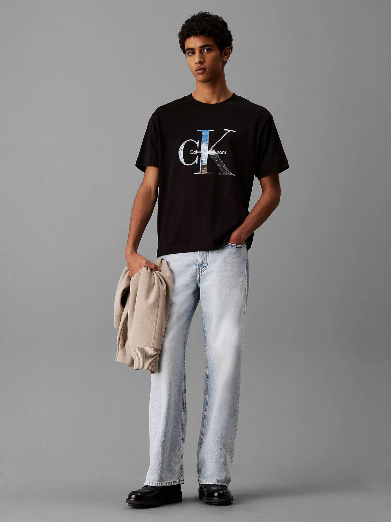 Футболка Calvin Klein Jeans модель J30J327483-BEH Футболка Calvin Klein Jeans модель J30J327483-BEH Фото