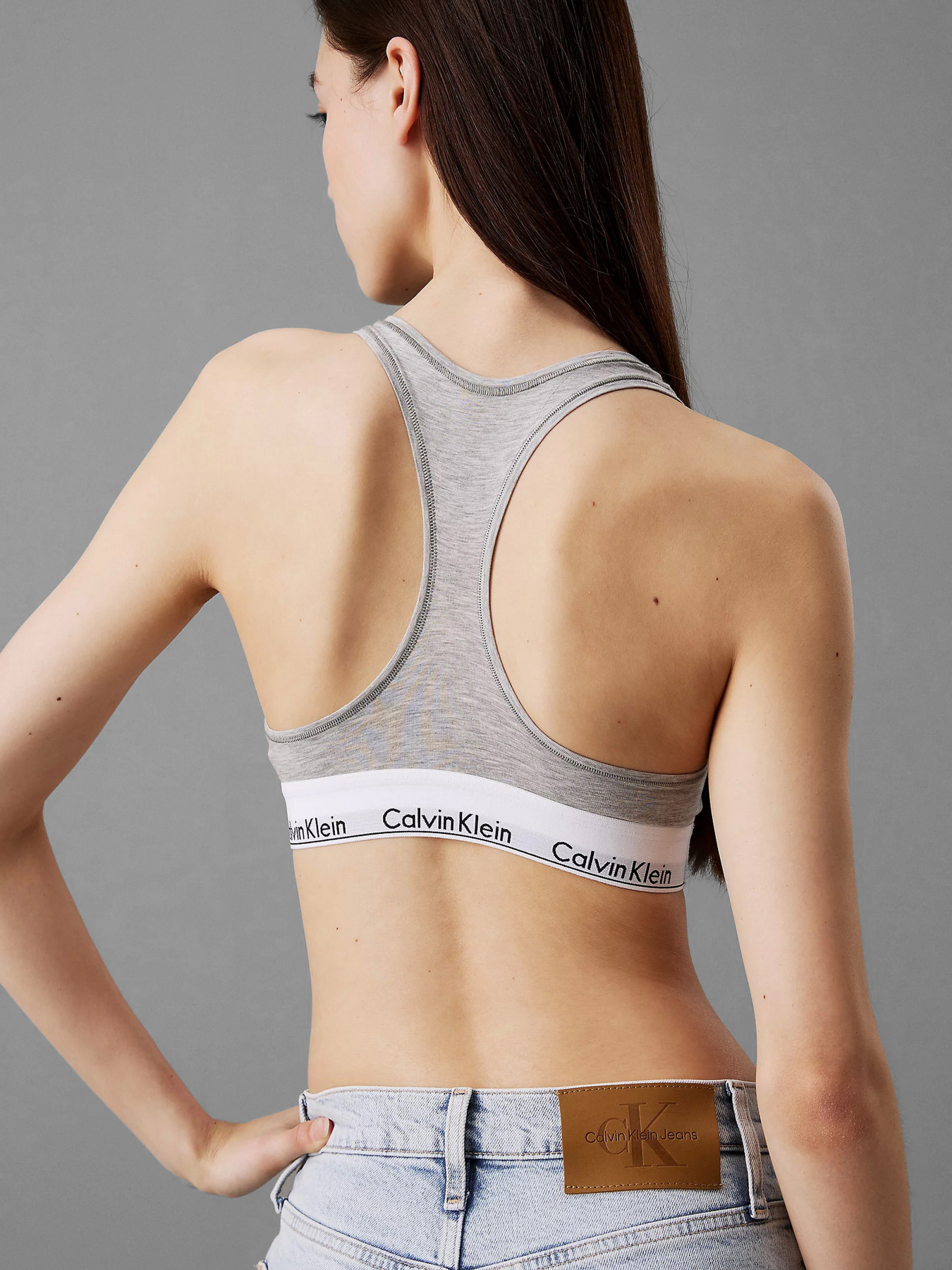 Джинсы мом Calvin Klein Jeans модель J20J225139-1AA Фото