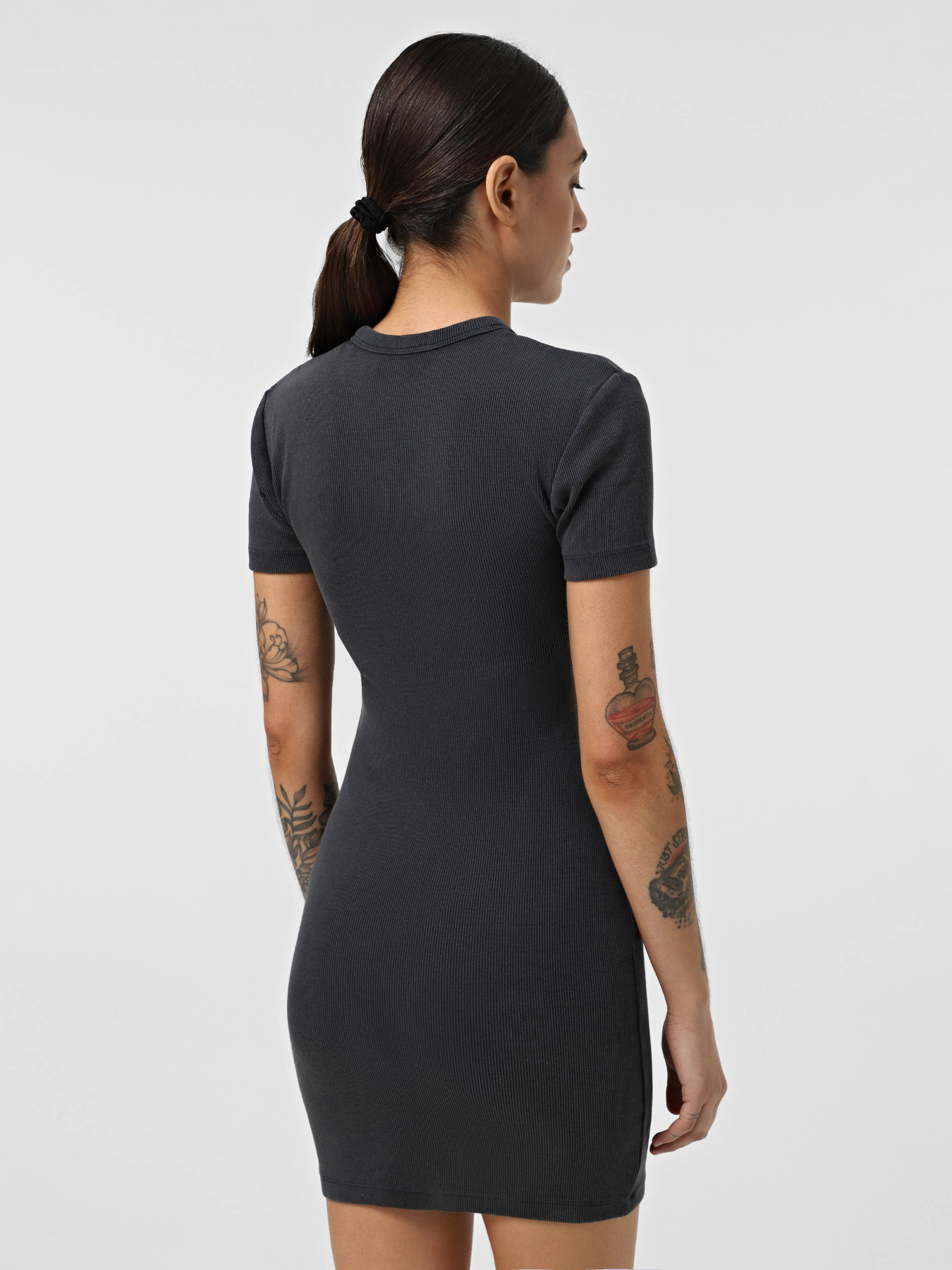 Платье-футболка Calvin Klein Jeans модель J20J225265-PT2 Фото