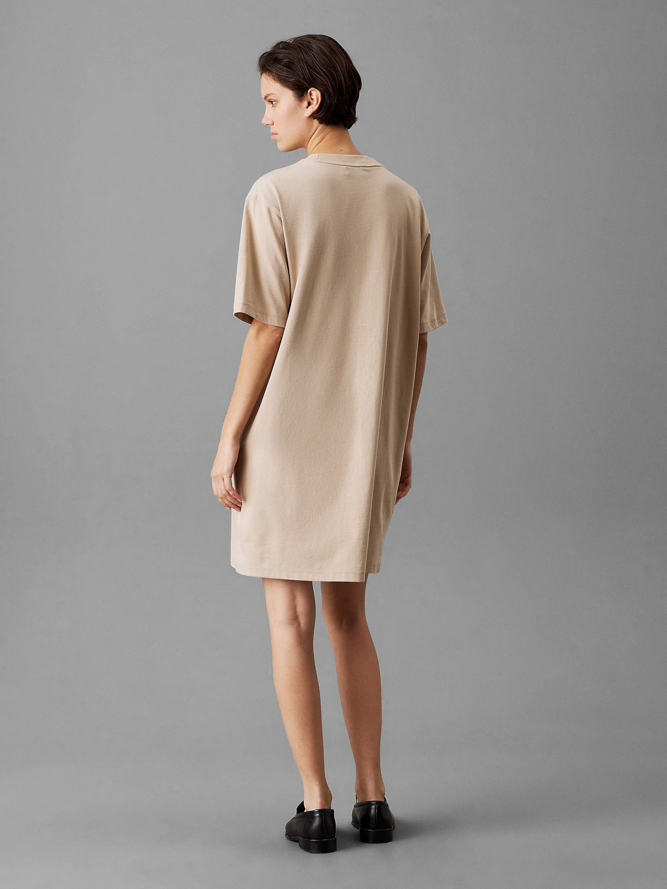 Платье-футболка Calvin Klein Jeans модель J20J225289-PF0 Фото