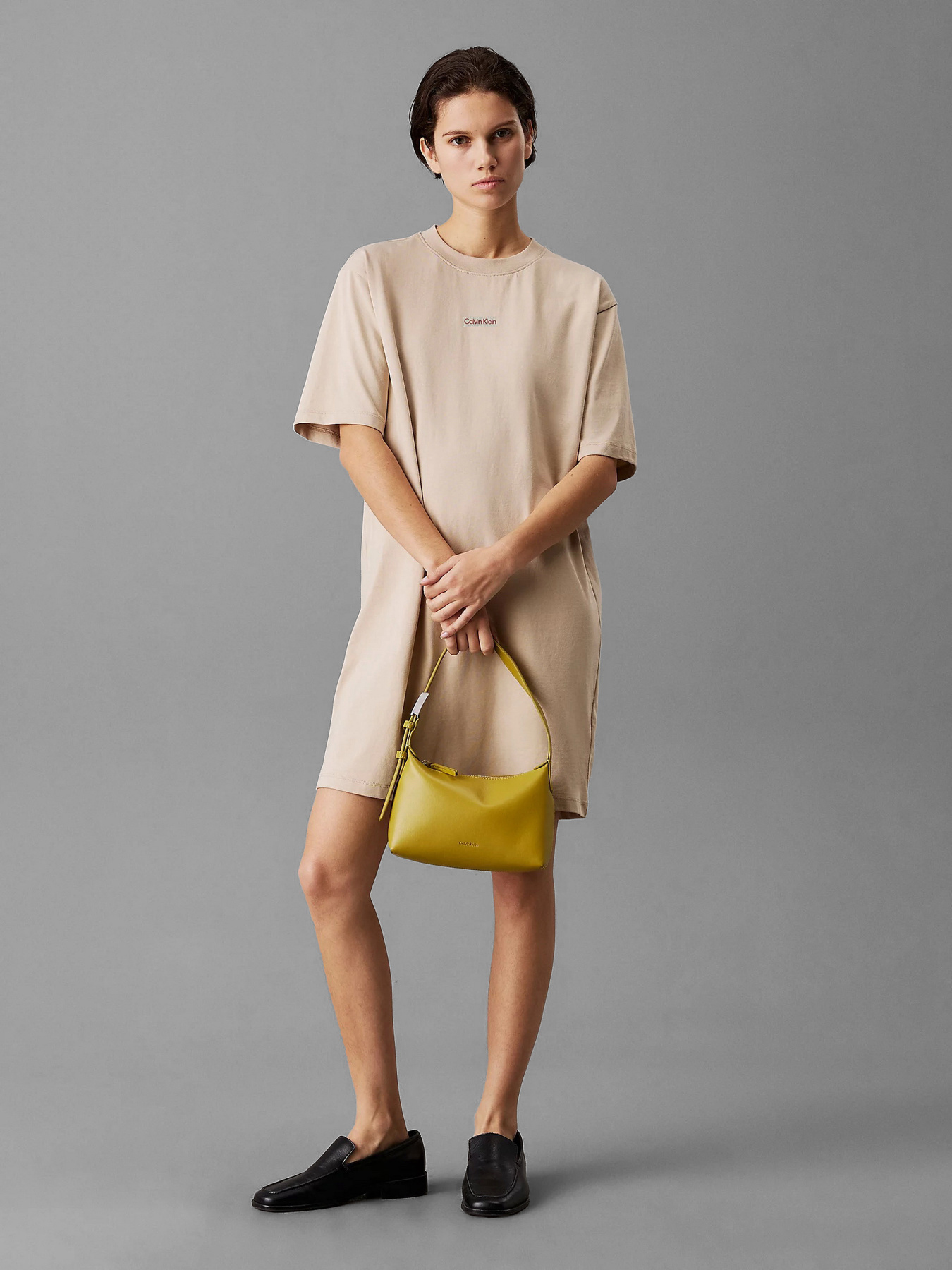 Платье-футболка Calvin Klein Jeans модель J20J225289-PF0 Фото