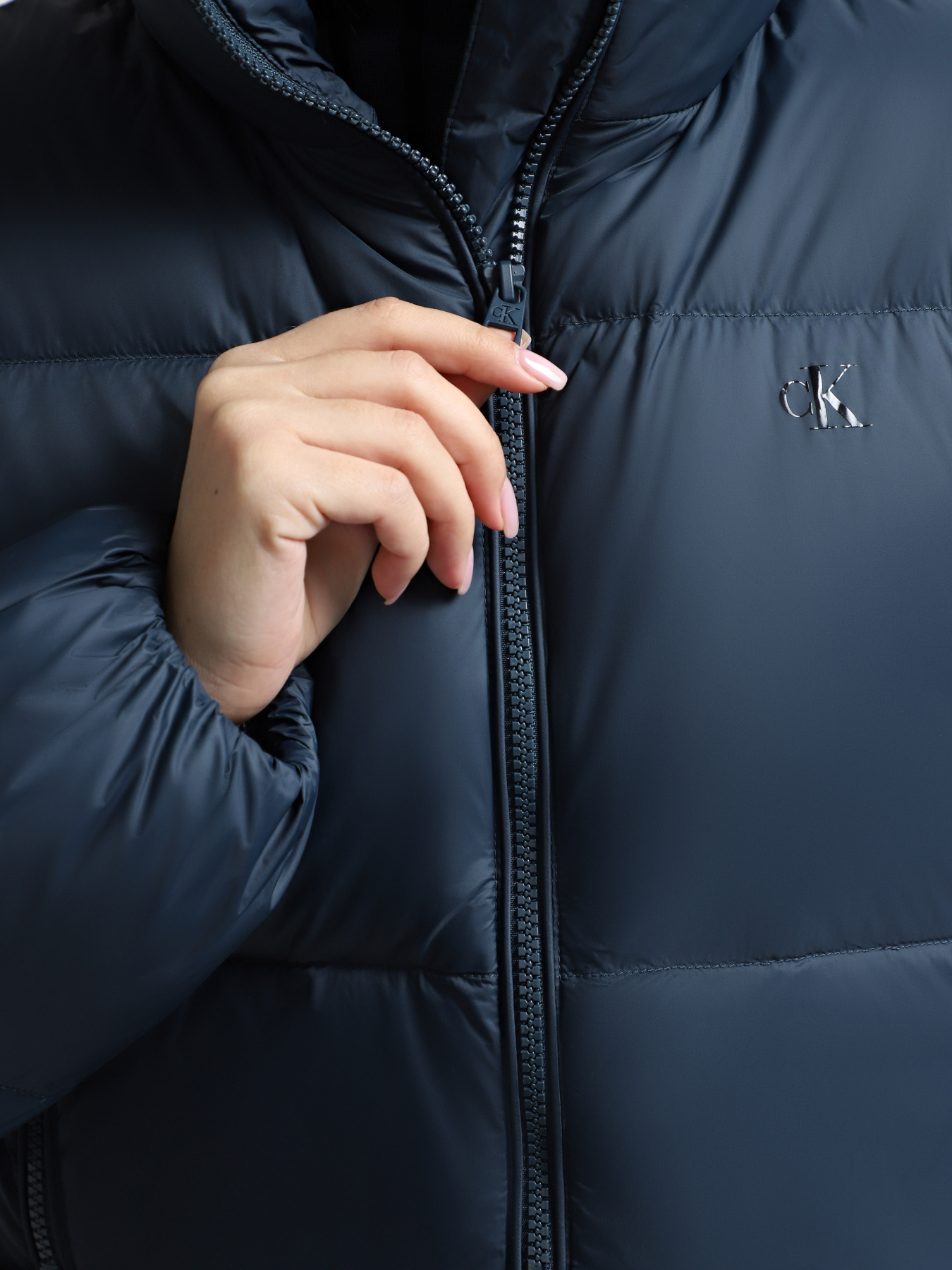 Пуховик Calvin Klein Jeans модель J20J223577-PPK Фото