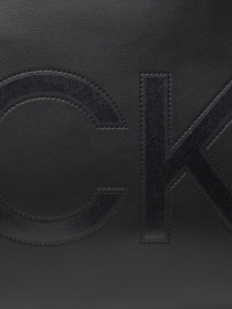 Сумка Calvin Klein модель K60K608893_BAX Фото
