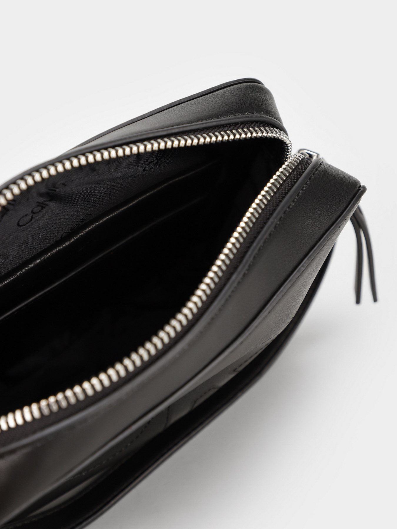 Крос-боді Calvin Klein модель K60K608894_BAX Фото