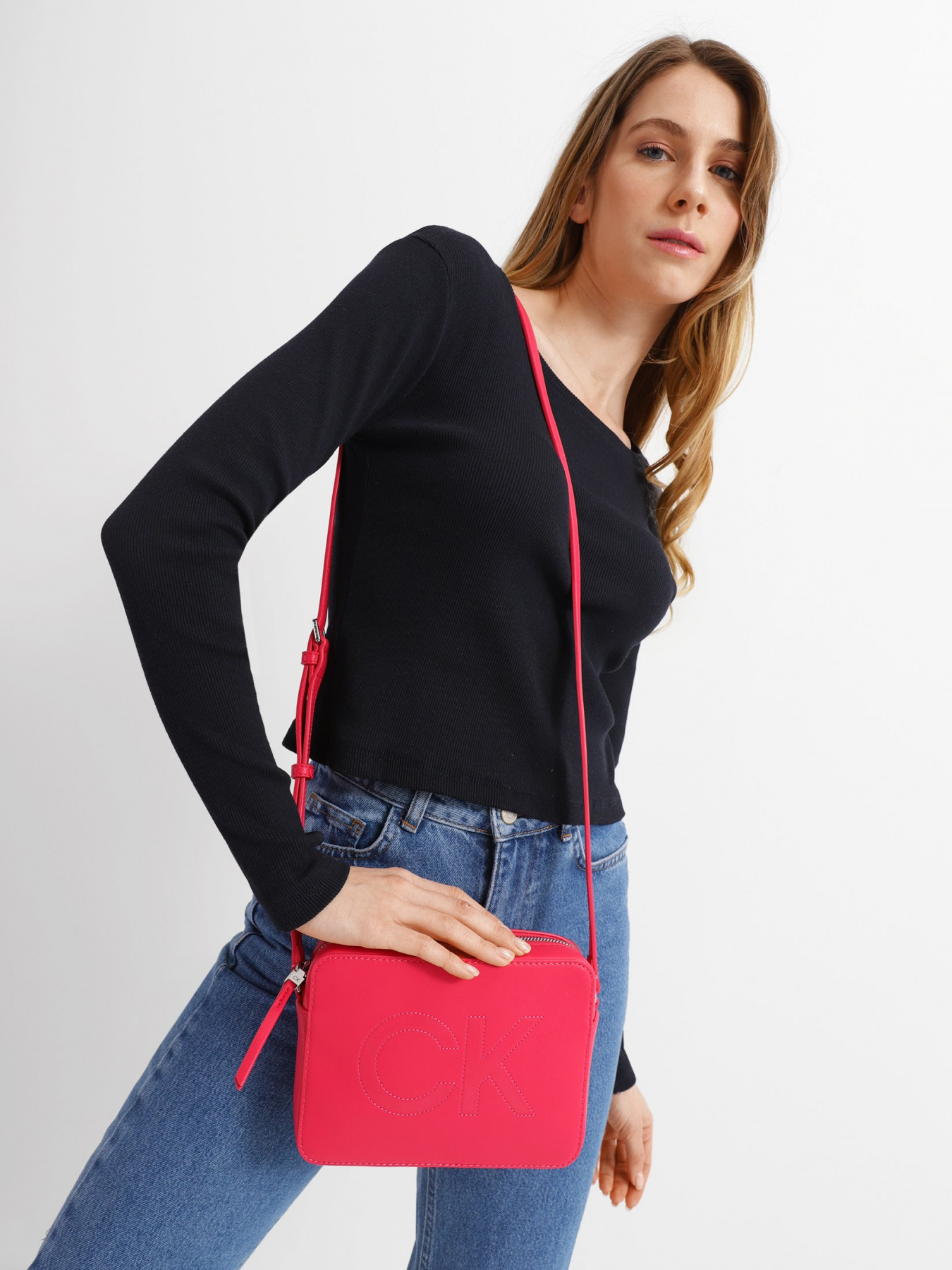 Кросс-боди Calvin Klein модель K60K608894_XCB Фото