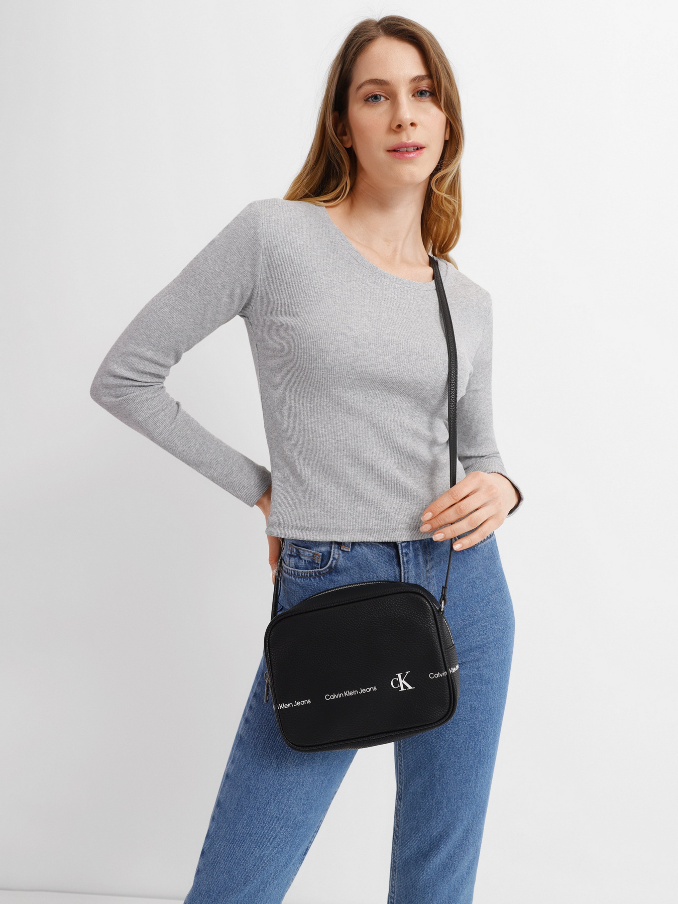 Кросс-боди Calvin Klein модель K60K608939_BDS Фото