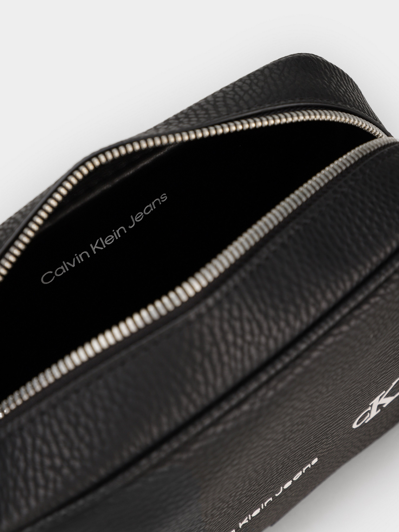 Кросс-боди Calvin Klein модель K60K608939_BDS Фото