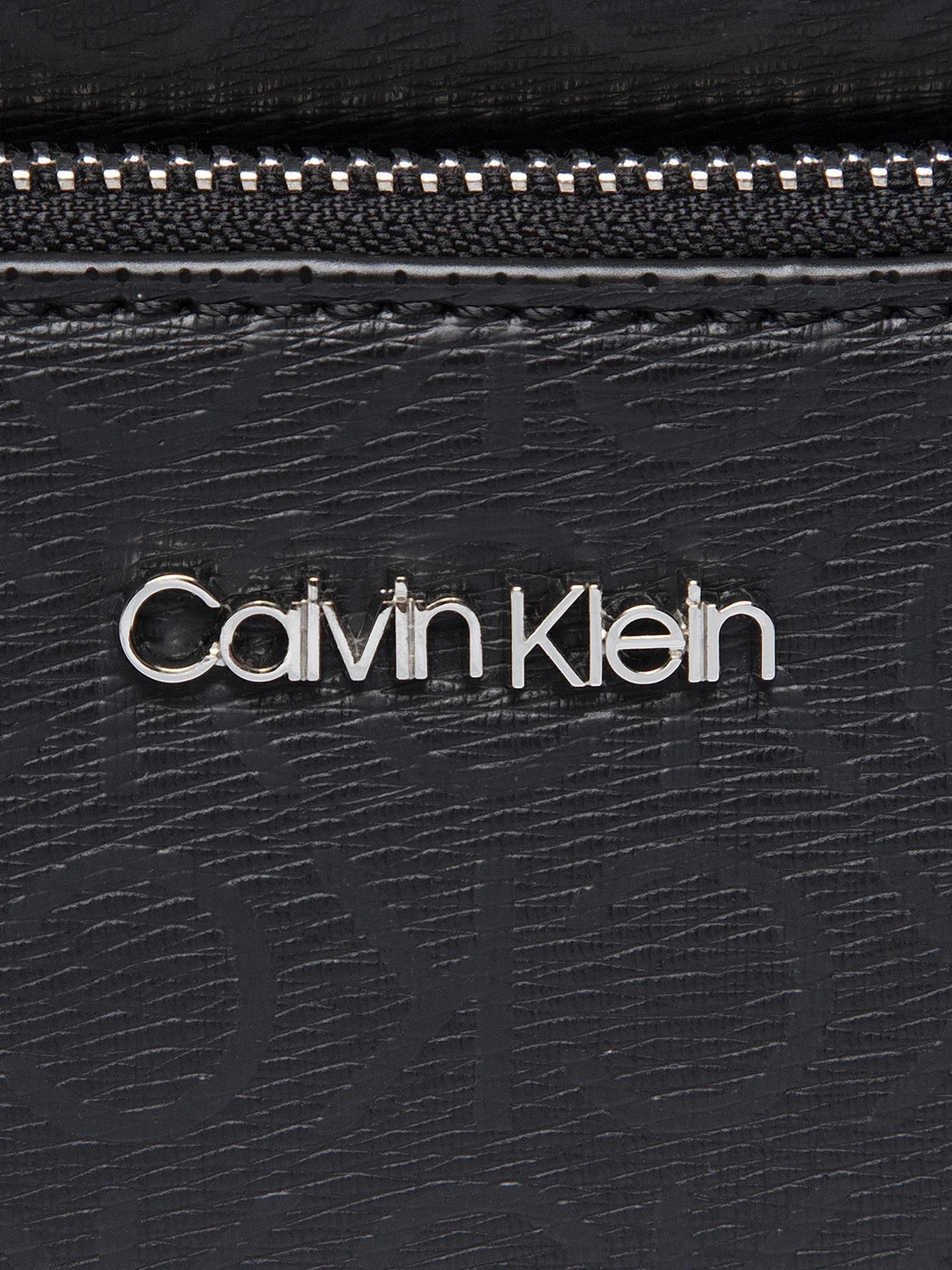 Кросс-боди Calvin Klein Ck Must Camera Bag Lg Epi Mono модель K60K609895-0GJ Фото