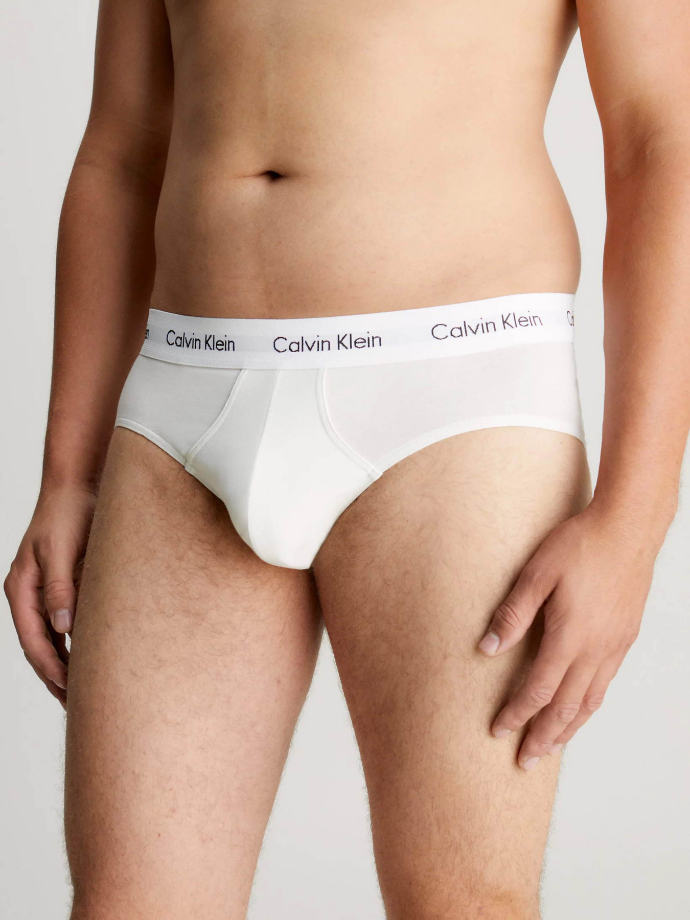 Набор трусов Calvin Klein Underwear 3P Hip Brief модель 0000U2661G-H4U Фото