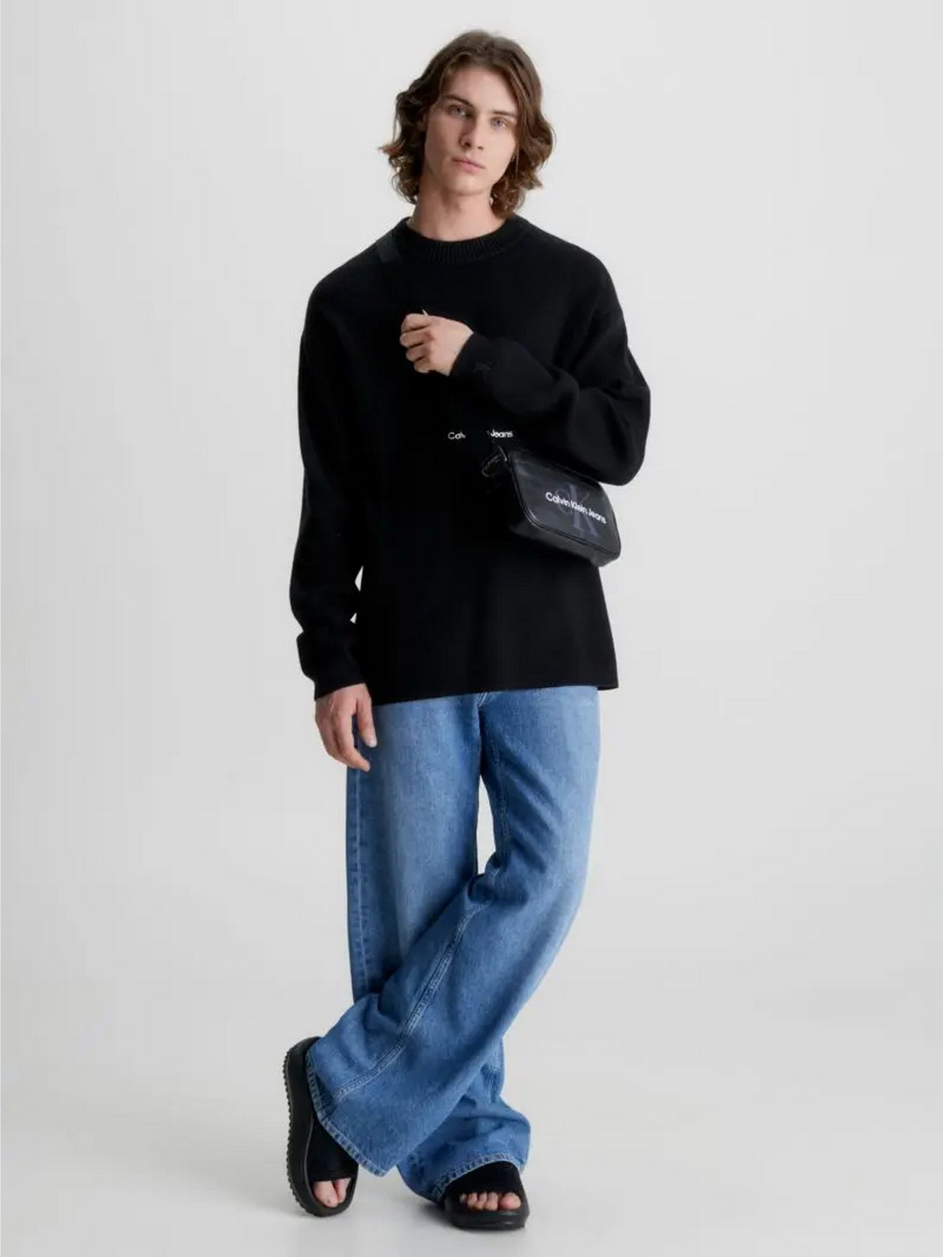 Мессенджер Calvin Klein Monogram Soft Camera Bag22 модель K50K510396-BDS Фото