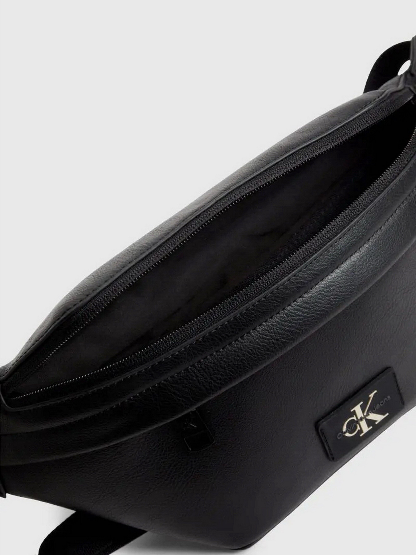 Поясна сумка Calvin Klein Tagged Waistbag38 модель K50K510697-BDS Фото