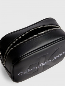 Кросс-боди Calvin Klein Sculpted Camera Bag8 Mono модель K60K610275-0GJ Фото