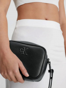 Сумка Calvin Klein Minimal Monogram Camera Bag18 модель K60K610683-BDS Фото