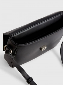 Сумка Calvin Klein Sculpted Boxy Flap Cb20 Mono модель K60K610829-0GJ Сумка Calvin Klein Sculpted Boxy Flap Cb20 Mono модель K60K610829-0GJ Фото