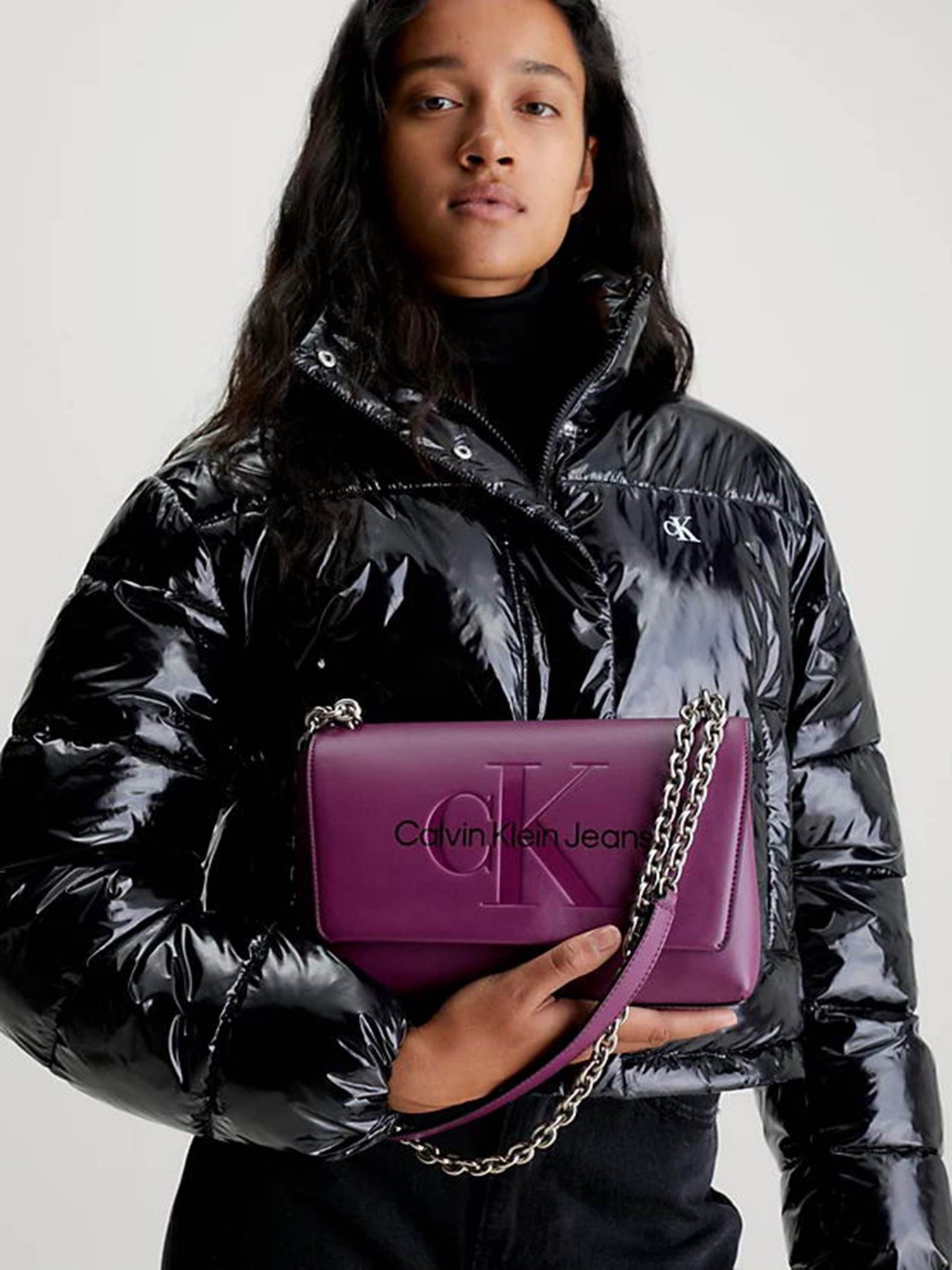 Кросс-боди Calvin Klein Convertible Ew Flap модель K60K607198-VAC Фото