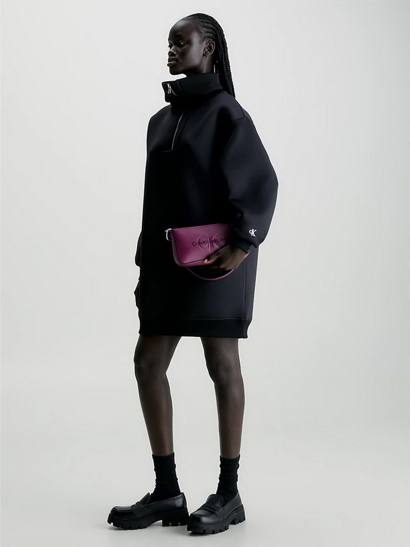 Хобо Calvin Klein Sculpted Shoulder Pouch25 Mono модель K60K610679-VAC Фото