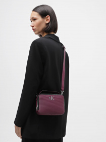 Крос-боді Calvin Klein Minimal Monogram Camera Bag18 модель K60K611222-VAC Фото