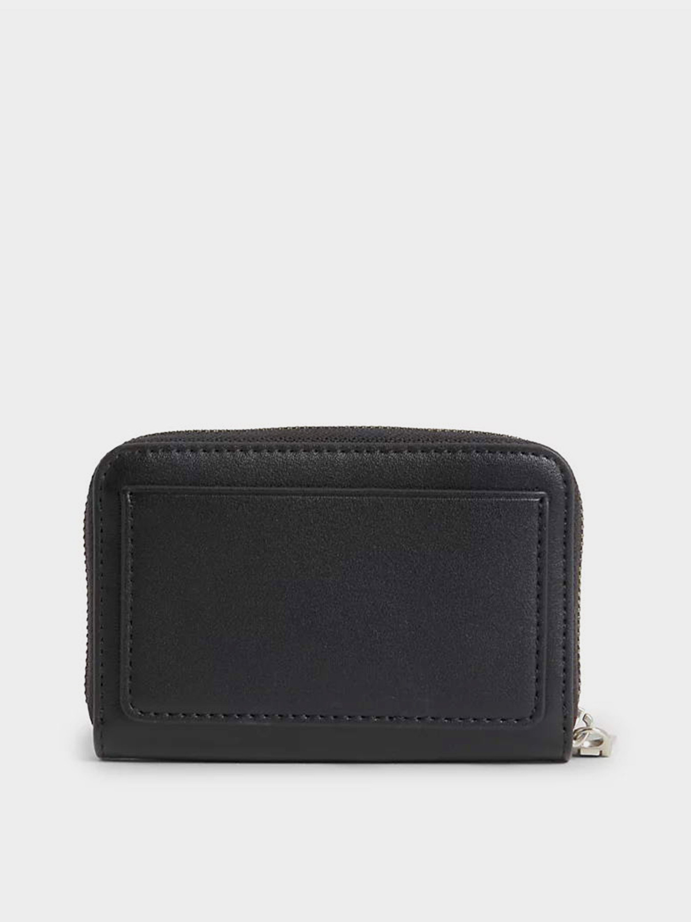 Кошелек Calvin Klein Sculpted Med Zip Around Mono модель K60K607229-01F Кошелек Calvin Klein Sculpted Med Zip Around Mono модель K60K607229-01F Фото
