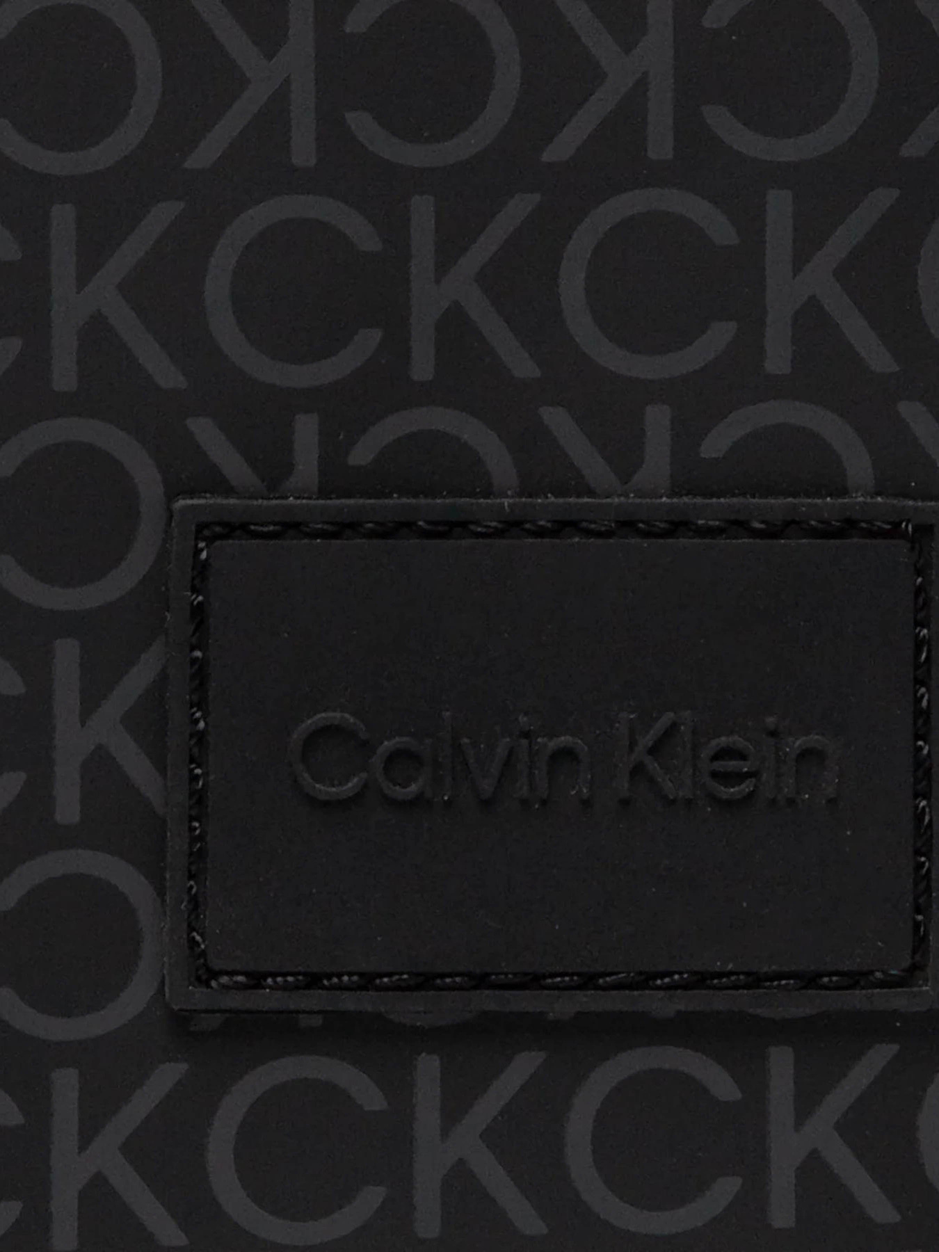 Мессенджер Calvin Klein Rubberized Conv Reporter модель K50K509737-01K Фото