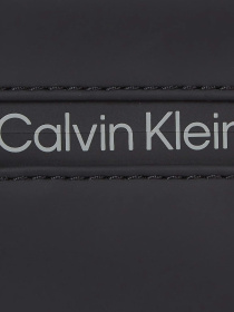 Мессенджер Calvin Klein Rubberized Conv Flatpack S модель K50K510795-BAX Фото