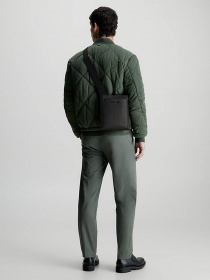 Мессенджер Calvin Klein Modern Bar Flatpack модель K50K510803-BAX Фото