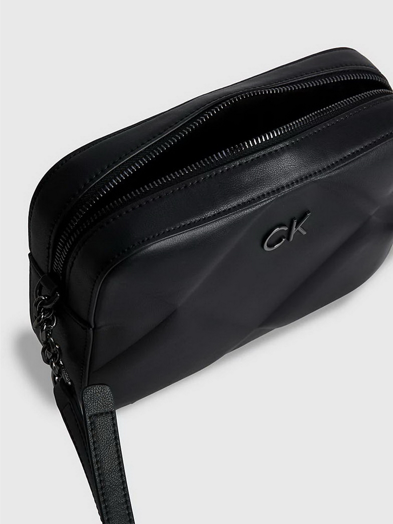 Крос-боді Calvin Klein Re-Lock Quilt Camera Bag модель K60K610767-BAX Фото