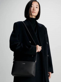 Крос-боді Calvin Klein Ck Must Xbody Md модель K60K610927-BAX Фото