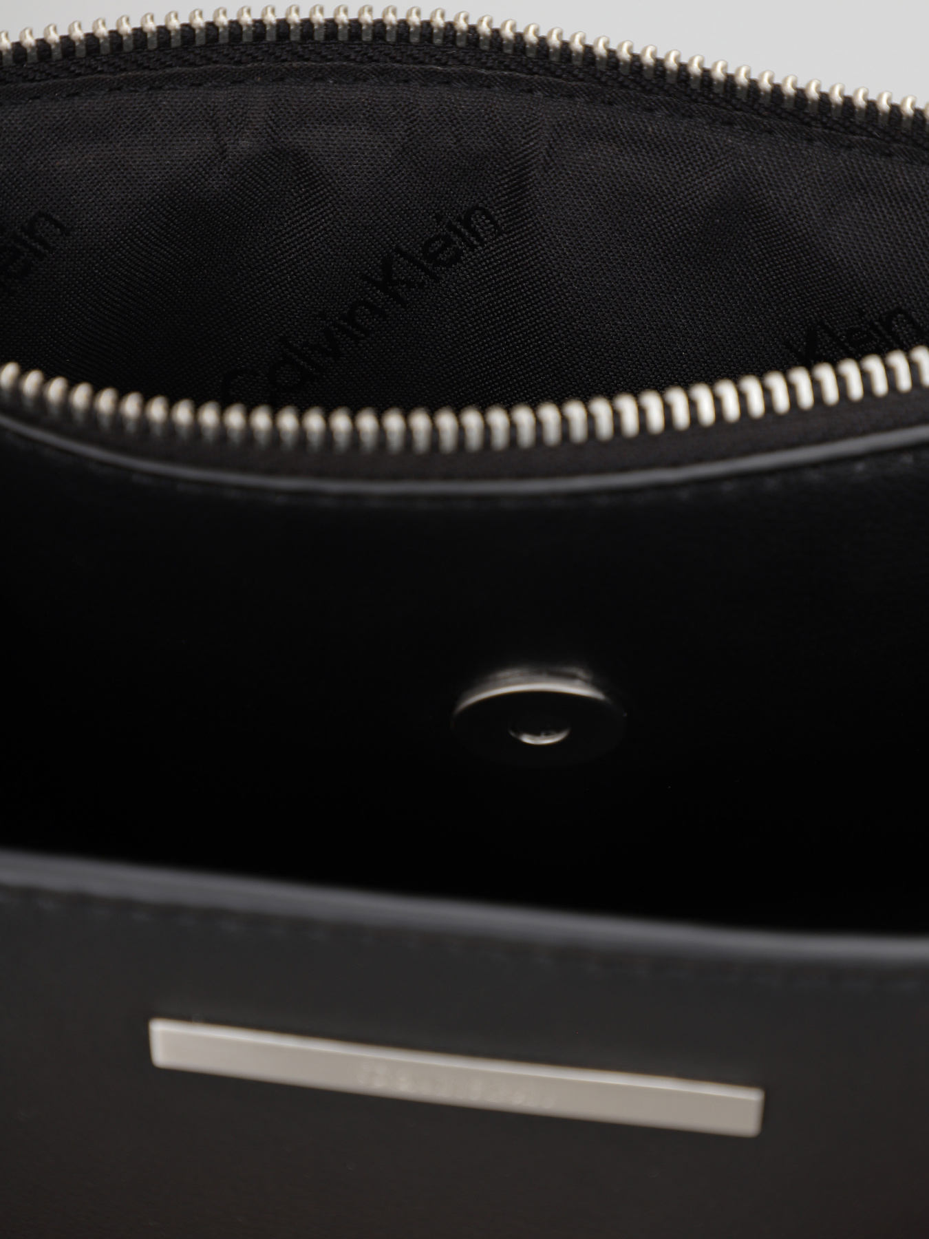 Крос-боді Calvin Klein Daily Dressed Crossbody модель K60K611075-BAX Фото