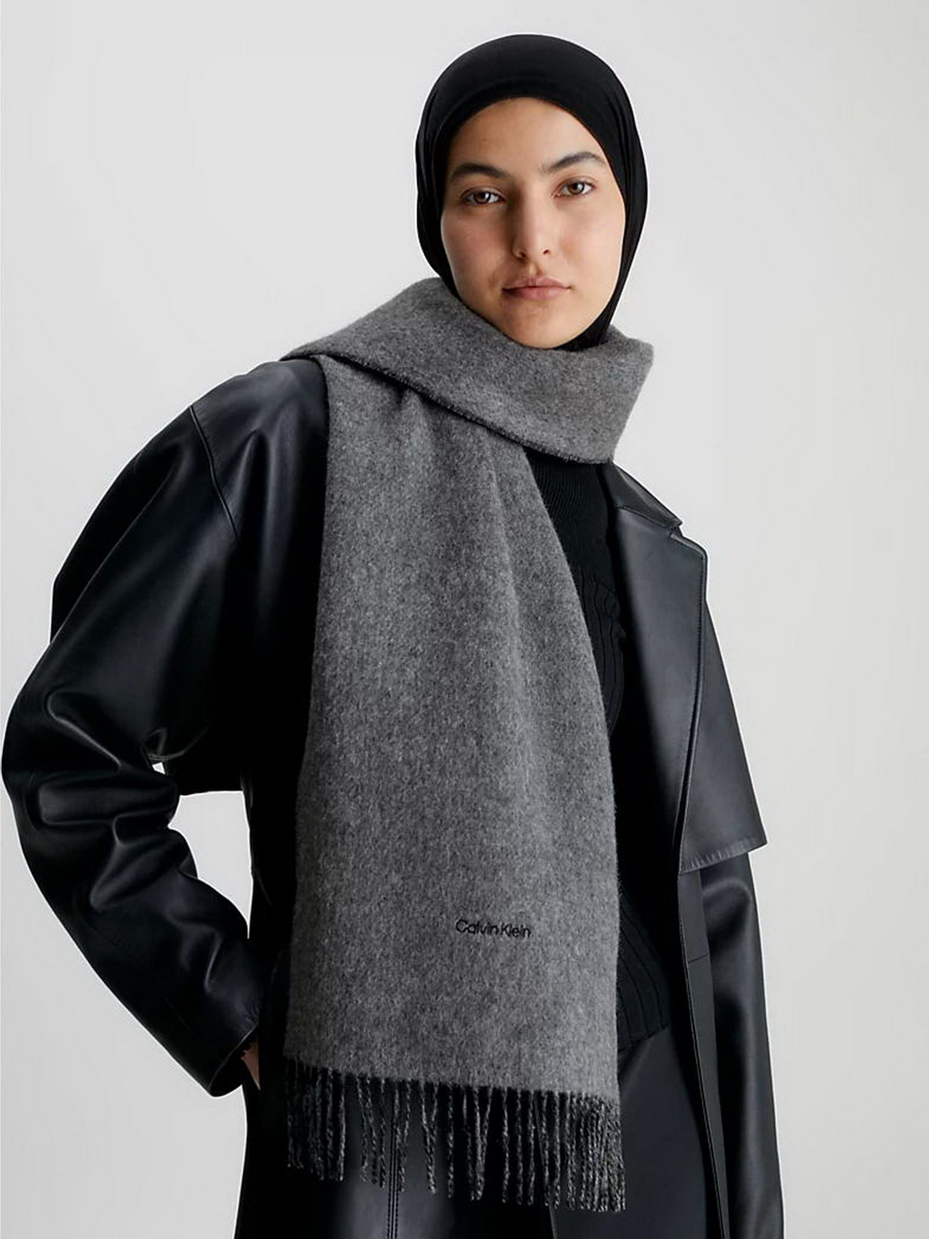 Шарф Calvin Klein Fringes Two Tones Scarf модель K60K611111-BAX Фото