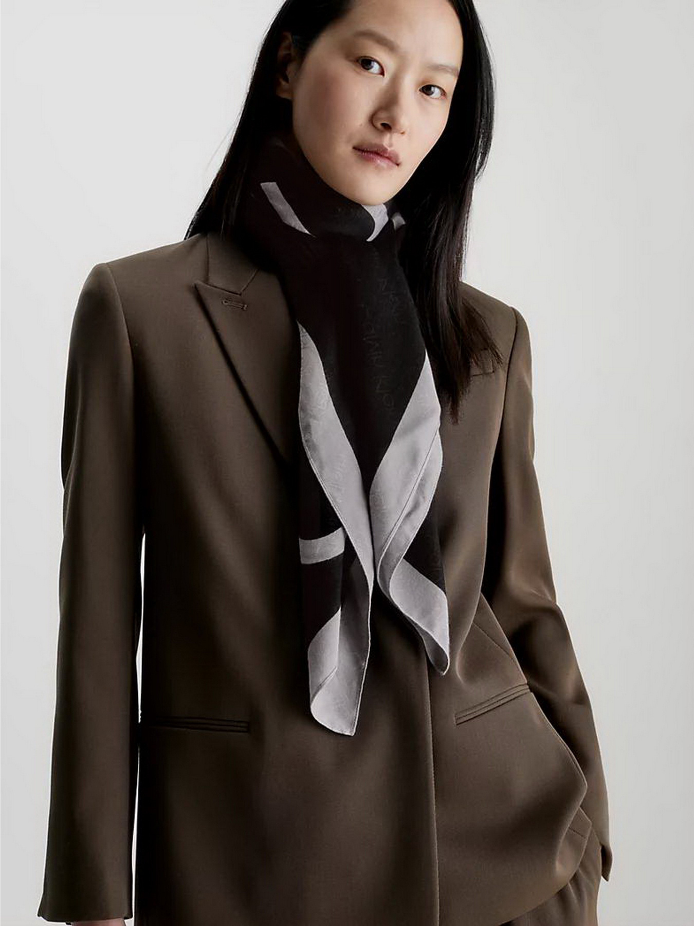 Шарф Calvin Klein Aop Logo Jaquard Scarf модель K60K611125-BAX Фото