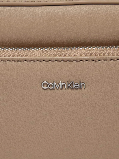 Кросс-боди Calvin Klein Ck Must Camera Bag W/Pck модель K60K608410-PFA — фото 4 - INTERTOP