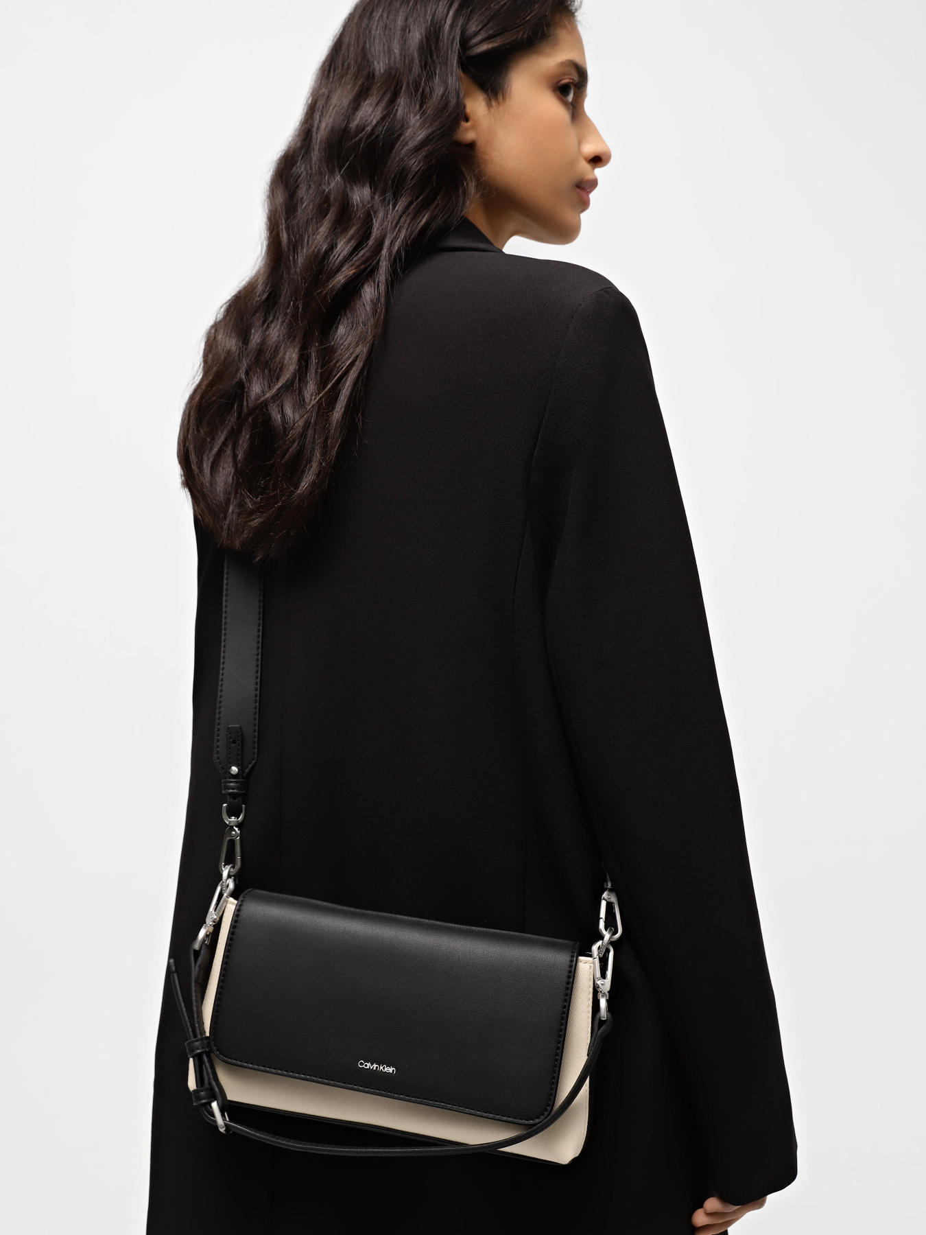 Хобо Calvin Klein Ck Must Shoulder Bag_Canvas модель K60K611353-PC4 Фото