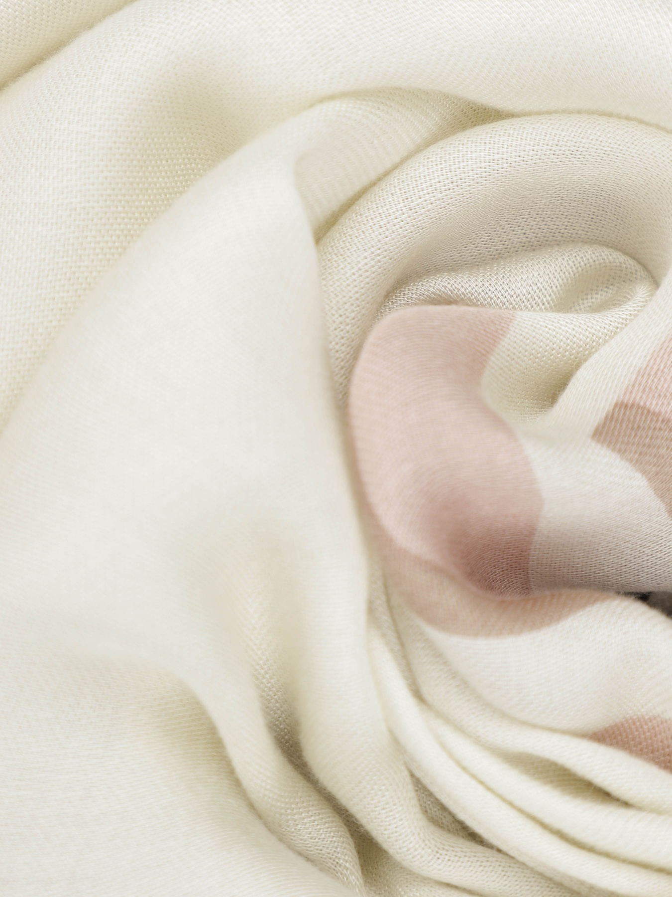 Шарф Calvin Klein Logo модель K60K611408-PC4 Шарф Calvin Klein Logo модель K60K611408-PC4 Фото