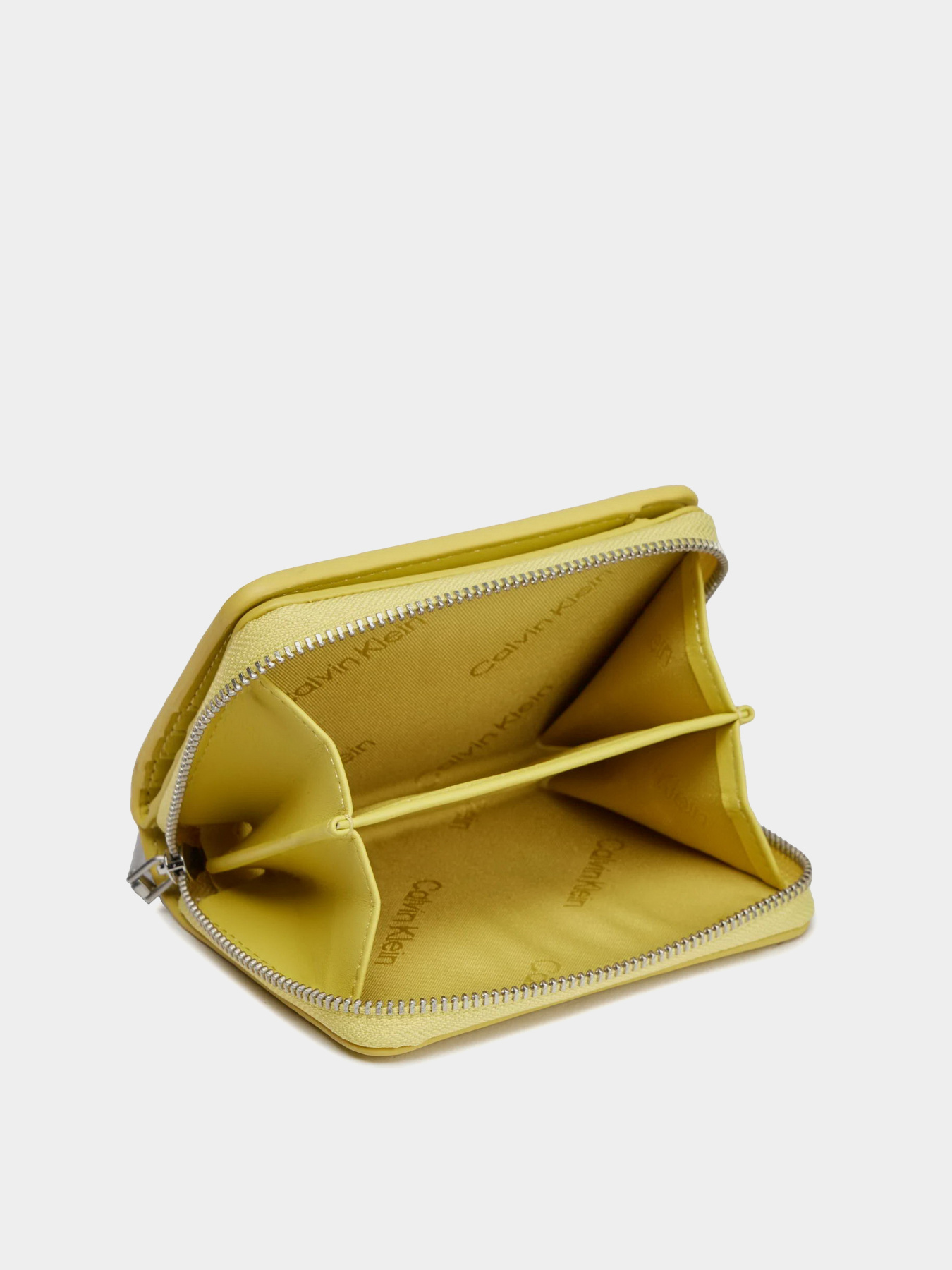 Гаманець Calvin Klein Ck Must Z/A Wallet W/Flap Md модель K60K607432-ZAV Фото