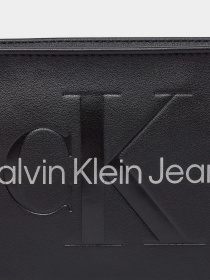Хобо Calvin Klein Sculpted Shoulder Pouch25 Mono модель K60K610679-0GL Фото