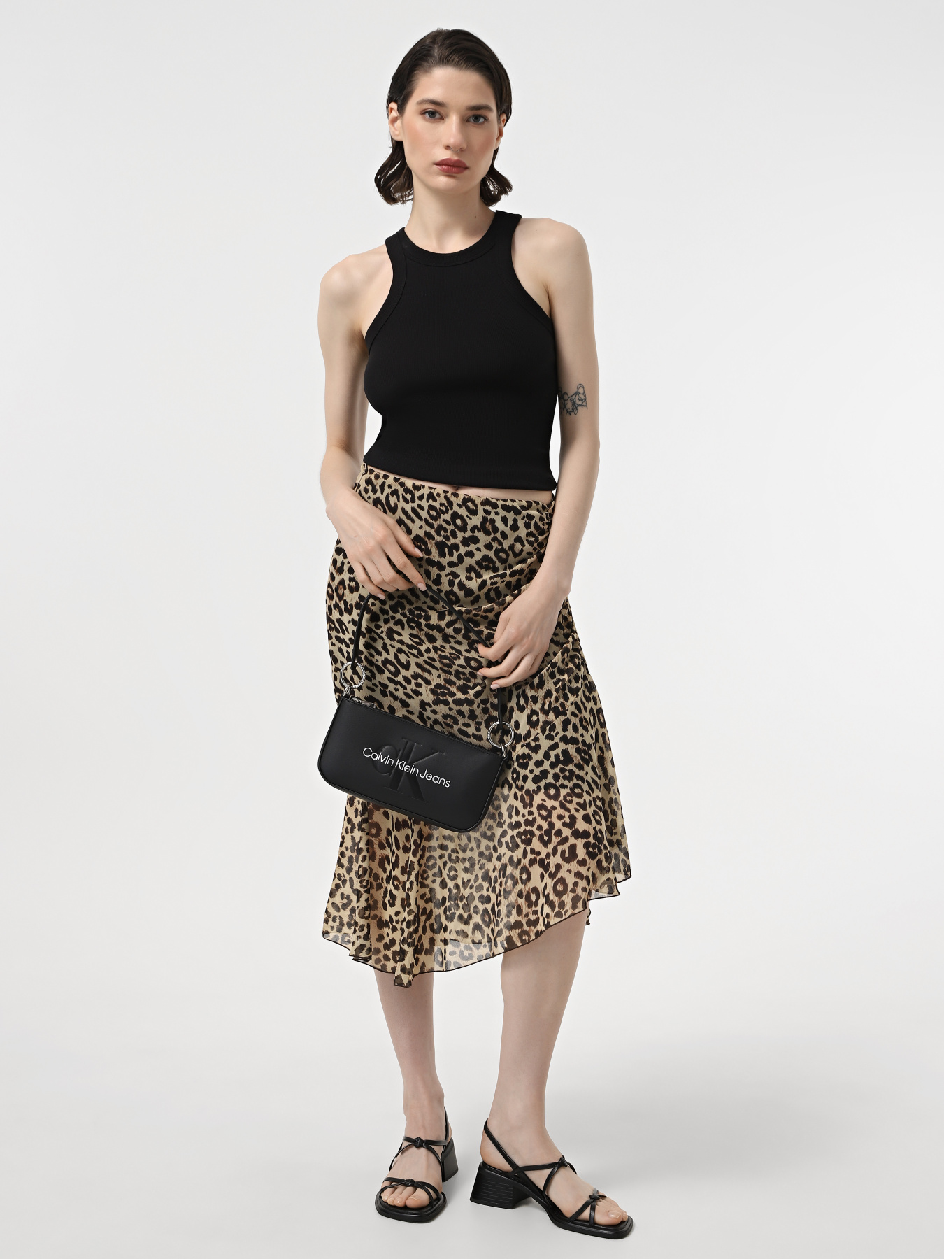 Хобо Calvin Klein Sculpted Shoulder Pouch25 Mono модель K60K610679-0GL Фото