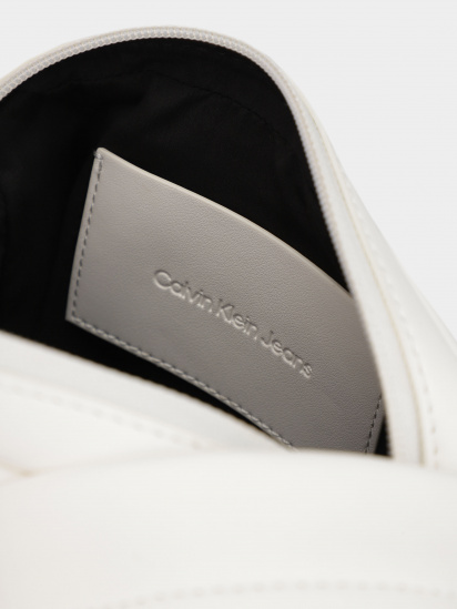 Кросс-боди Calvin Klein Block Sq Camerabag21 Pu модель K60K611468-YAF — фото 5 - INTERTOP