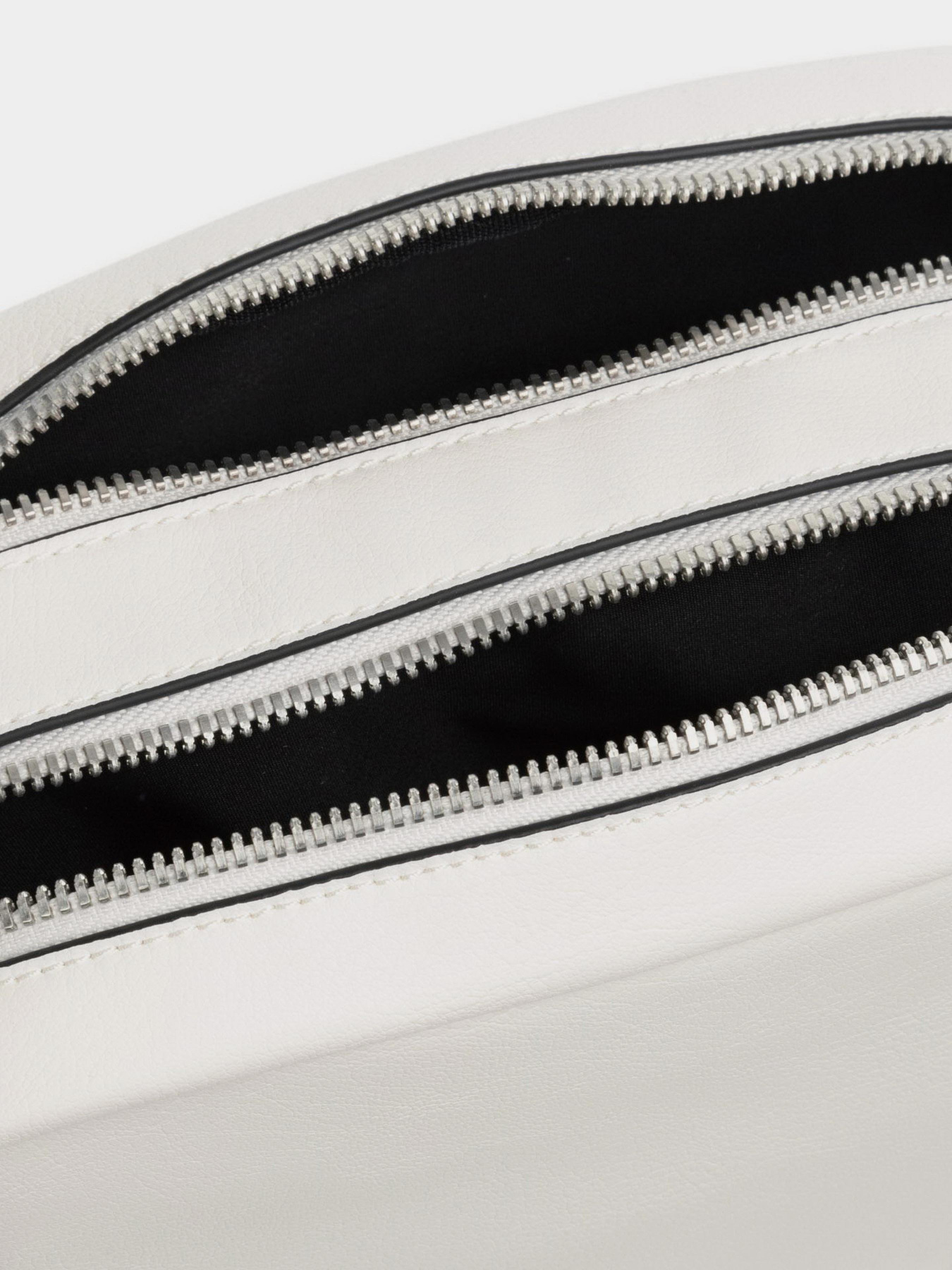 Крос-боді Calvin Klein Ultralight Dblzip Camerabag21 Pu модель K60K611554-YAF Фото