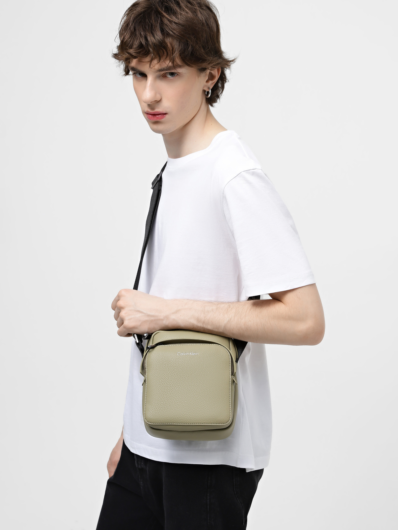 Кросс-боди Calvin Klein Ck Must Reporter S модель K50K511606-MSS Фото