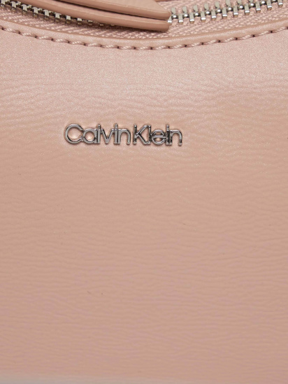 Крос-боді Calvin Klein Ck Must Soft Crossbody Bag Pearl модель K60K611916-PE1 — фото 4 - INTERTOP