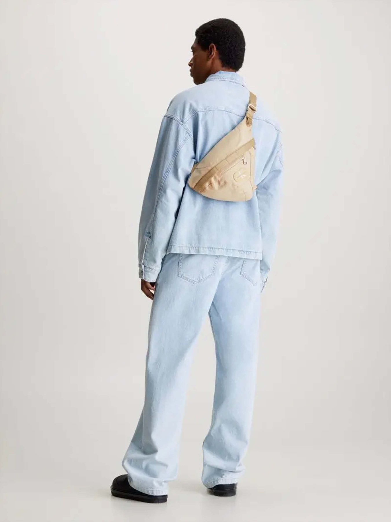 Крос-боді Calvin Klein Metaforms Rounded Cb Sling38 модель K50K511733-PF2 Фото