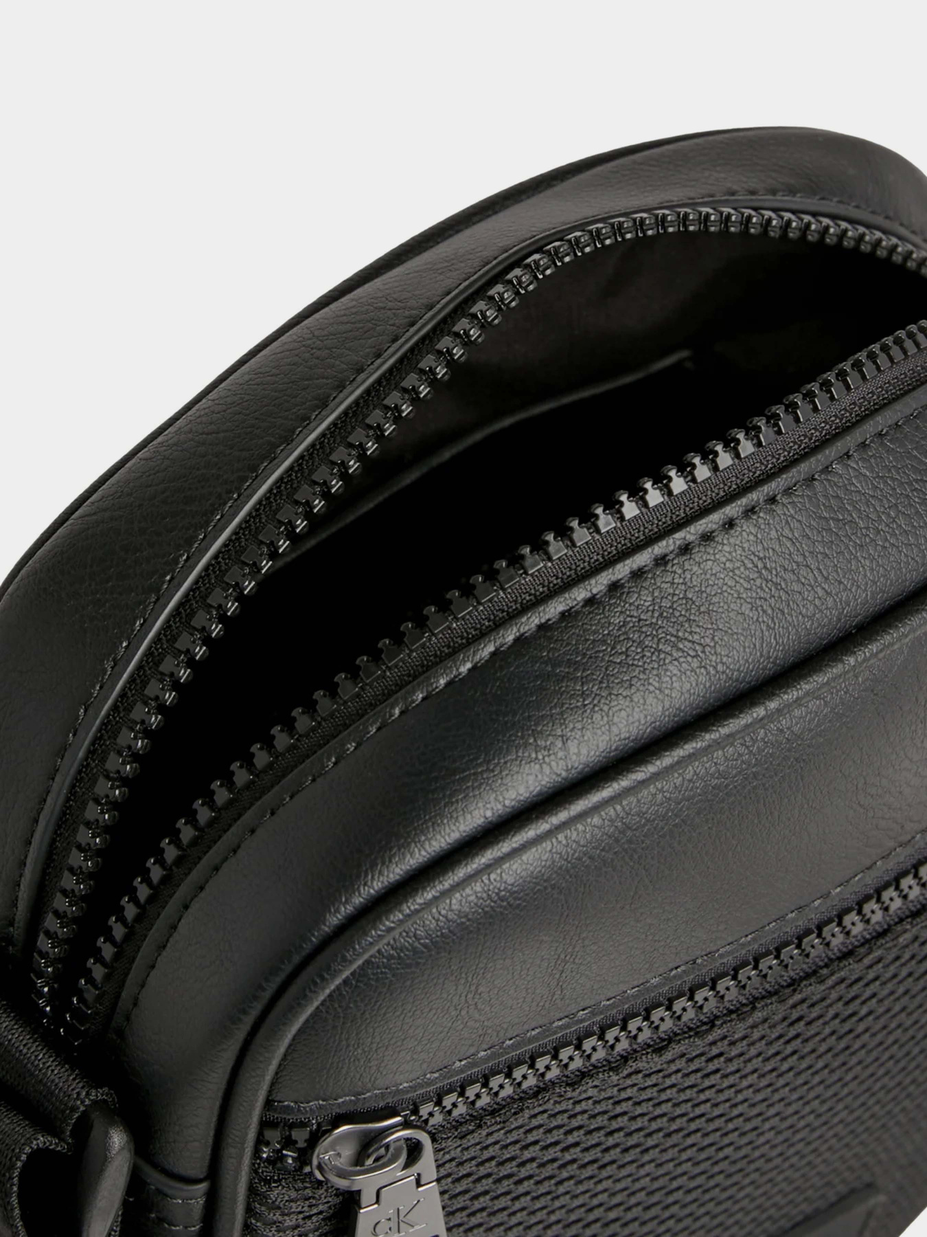 Крос-боді Calvin Klein Tagged Square Camera Bag18 модель K50K511779-BEH Фото