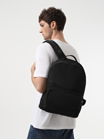 Повседневный рюкзак Calvin Klein Round Backpack модель K50K511784-BEH Повседневный рюкзак Calvin Klein Round Backpack модель K50K511784-BEH Фото