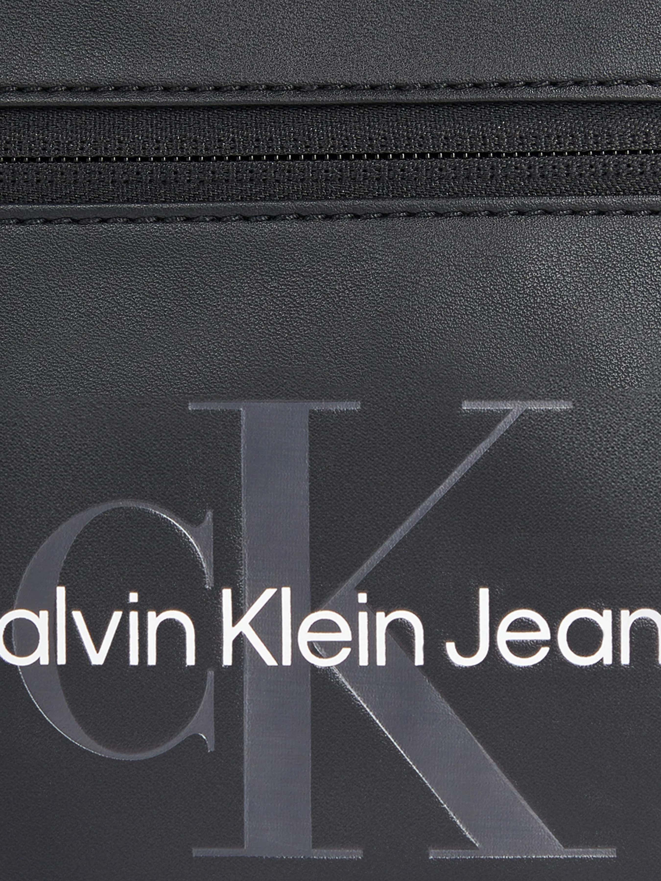 Крос-боді Calvin Klein Monogram Soft Sq Camera Bag18 модель K50K511826-BEH Фото